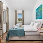Lente Villa *