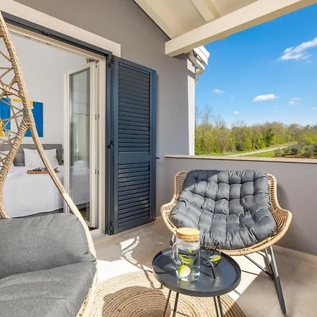 Lente Villa Muntrilj